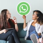 mulheres felizes com o atendimento no whatsapp