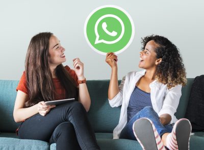 mulheres felizes com o atendimento no whatsapp