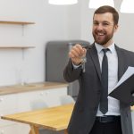 3 formas de usar IA e WhatsApp para fechar mais imóveis