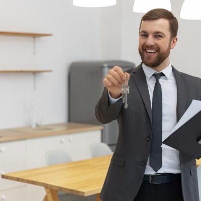 3 formas de usar IA e WhatsApp para fechar mais imóveis