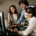 como atender um cliente pelo whatsapp